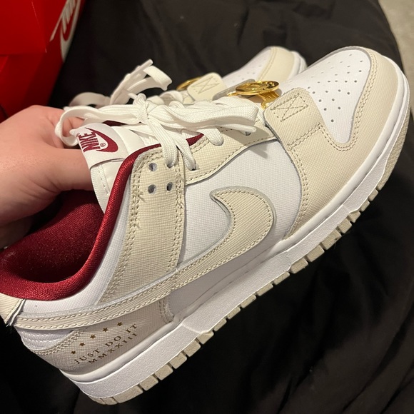 Nike dunks - Picture 1 of 4